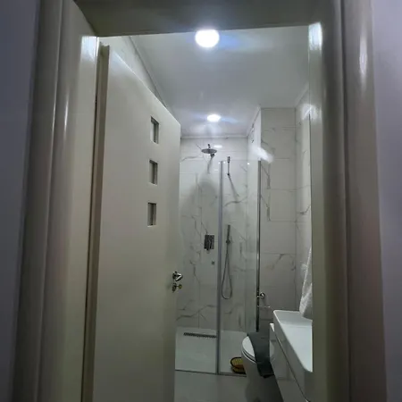 Guest house Athina Himare