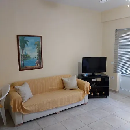 Athina Apartment *