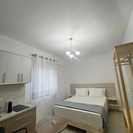 Athina Guest house *