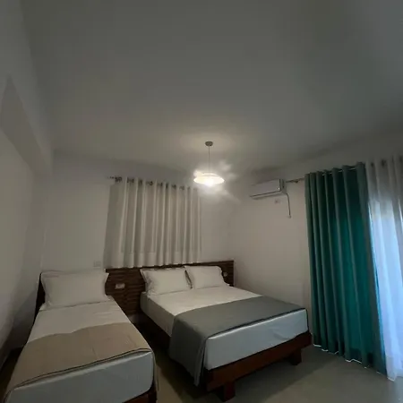 Athina Guest house Himare