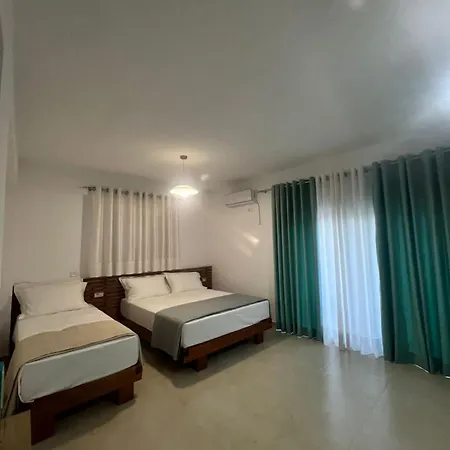 Athina Guest house Himare