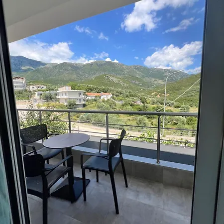 Athina Himara